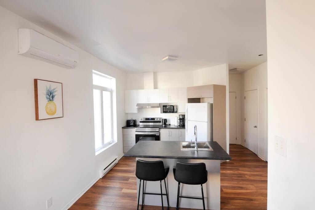 The 1810 - Spacious With Balcony - North Of Quebec Luaran gambar