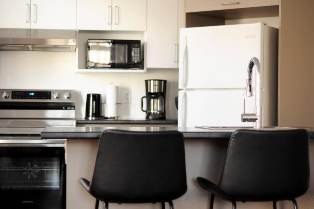 The 1810 - Spacious With Balcony - North Of Quebec Luaran gambar