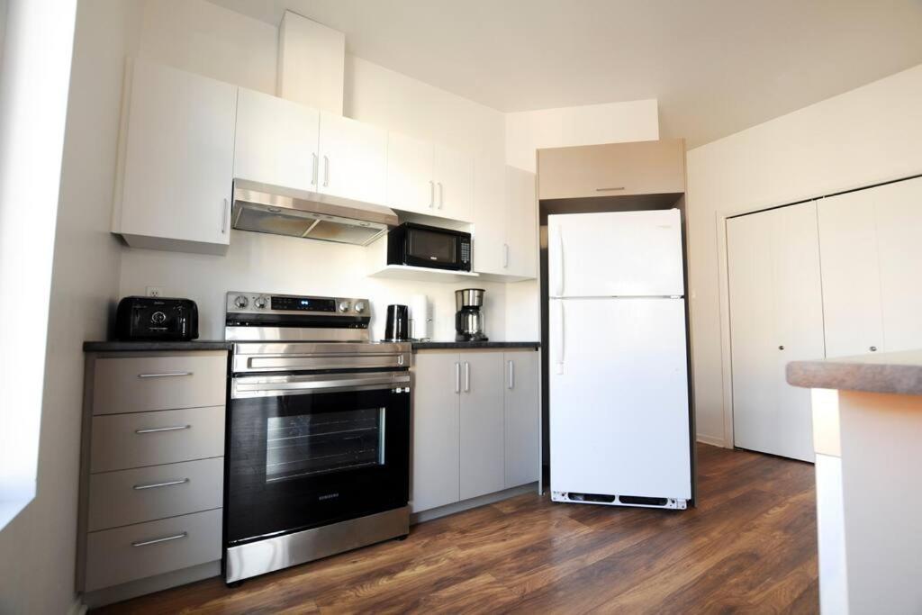 The 1810 - Spacious With Balcony - North Of Quebec Luaran gambar