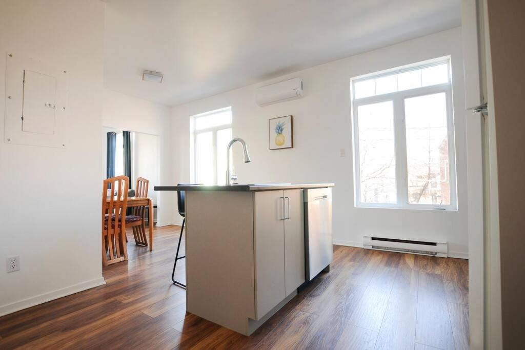 The 1810 - Spacious With Balcony - North Of Quebec Luaran gambar